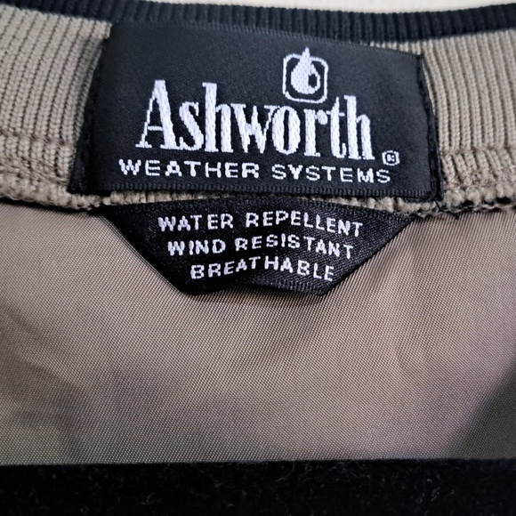 Golf MENS water & wind resistant top Kaki color V neck Perfect for fall weather - Picture 2 of 9